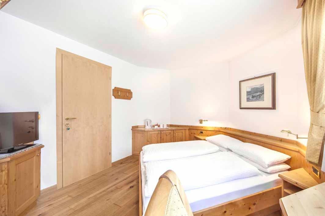 Hotel Garni Morene Selva di Val Gardena Ngoại thất bức ảnh